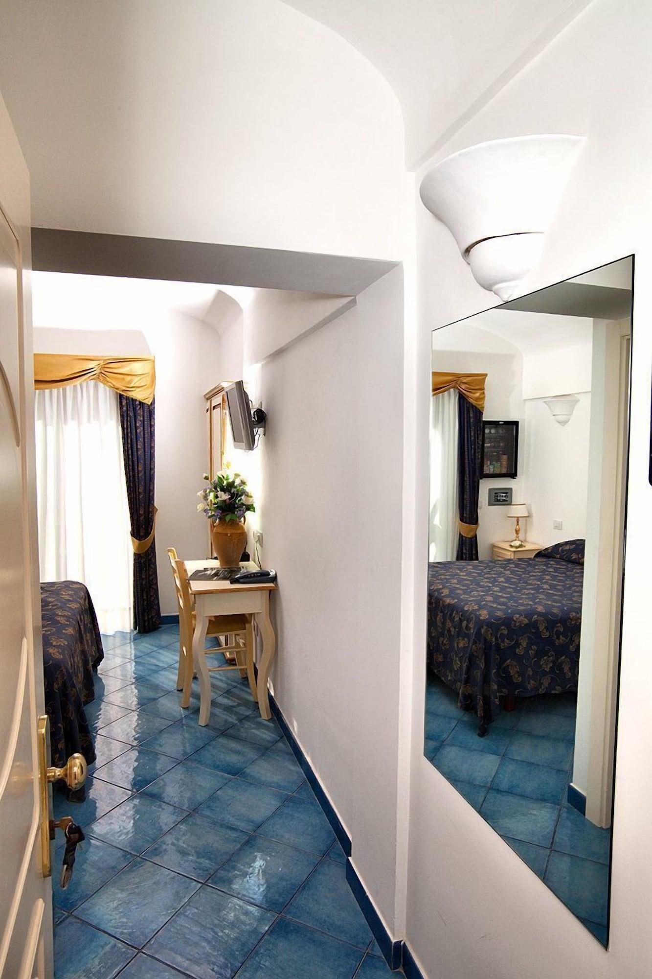 Hotel Bussola Ανακάπρι Εξωτερικό φωτογραφία