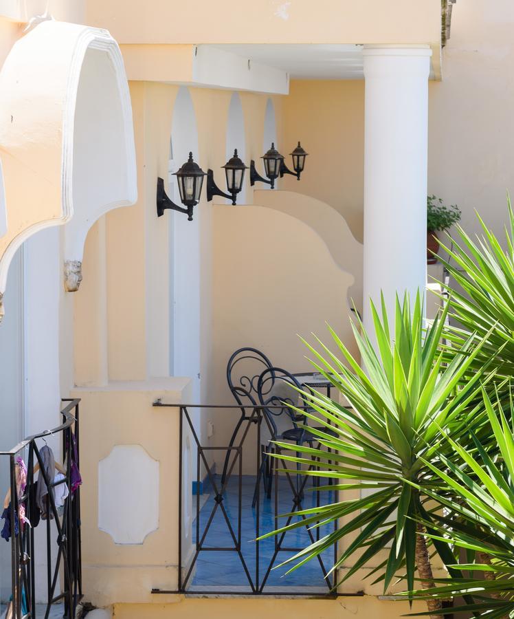 Hotel Bussola Ανακάπρι Εξωτερικό φωτογραφία