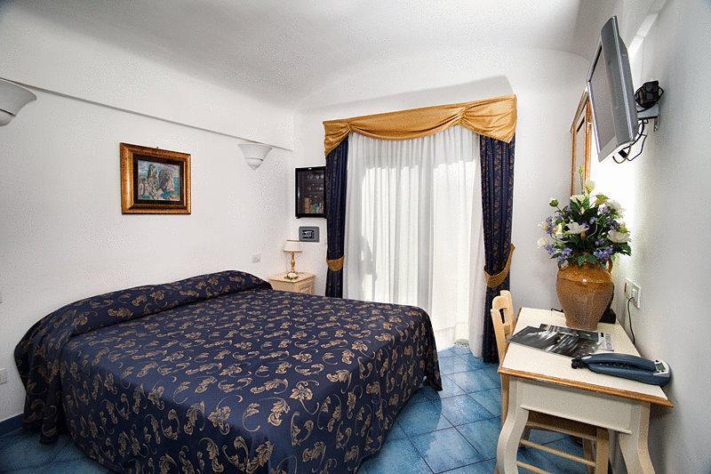Hotel Bussola Ανακάπρι Εξωτερικό φωτογραφία